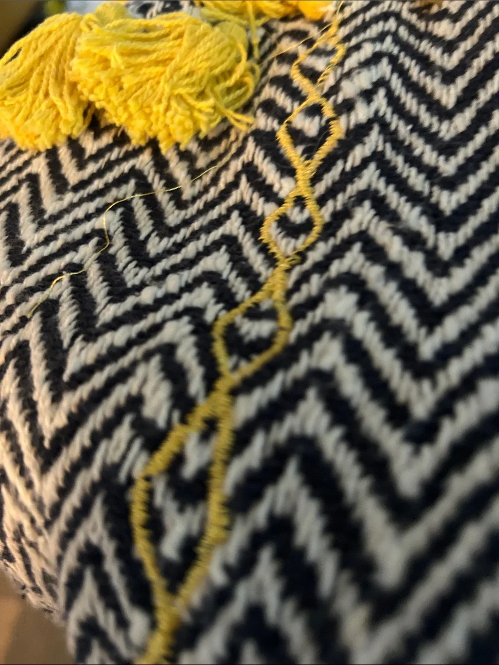 Large Navy  & White Diamond Throw Blanket with Yellow Tassels NWOT